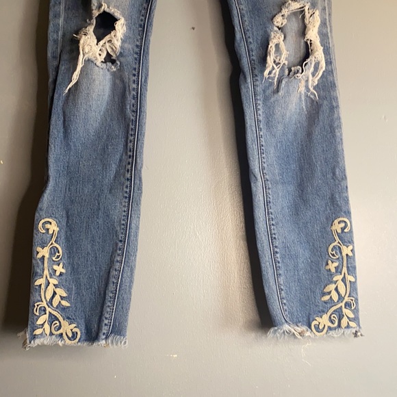 Lucky Brand | Blue Light Wash Charlie Skinny Denim Jeans | Size 4 27” waist - Picture 2 of 15
